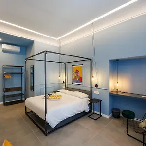 https://le-stanze-di-napoli.hotels-amalfi.com